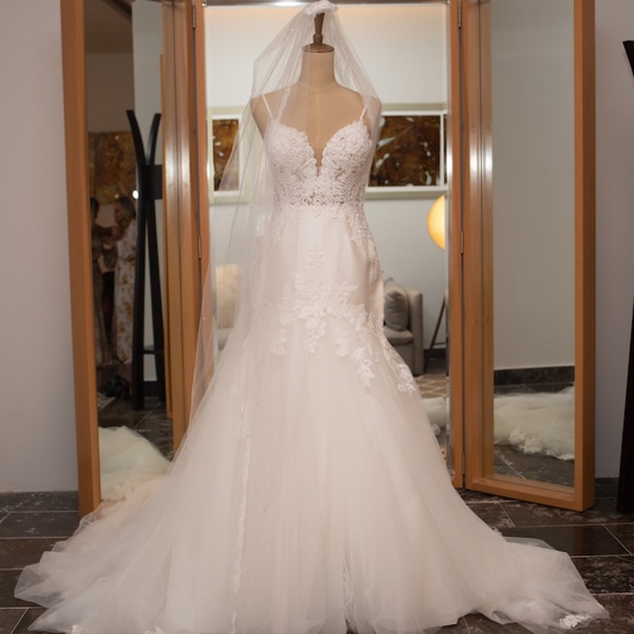 Martina Liana 906 Wedding Dress - Picture 3 of 5